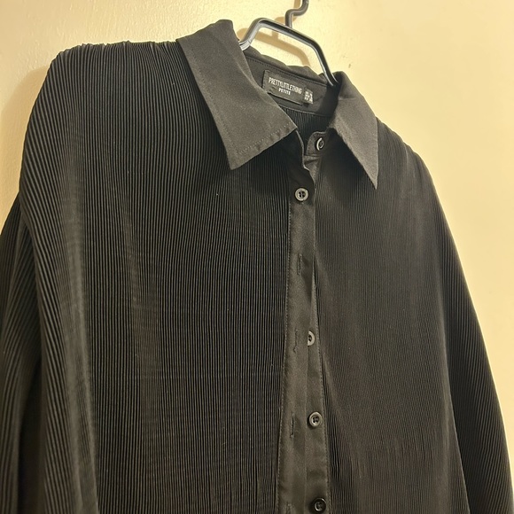 PrettyLittleThing Petite BLACK Plisse Set - Picture 2 of 7